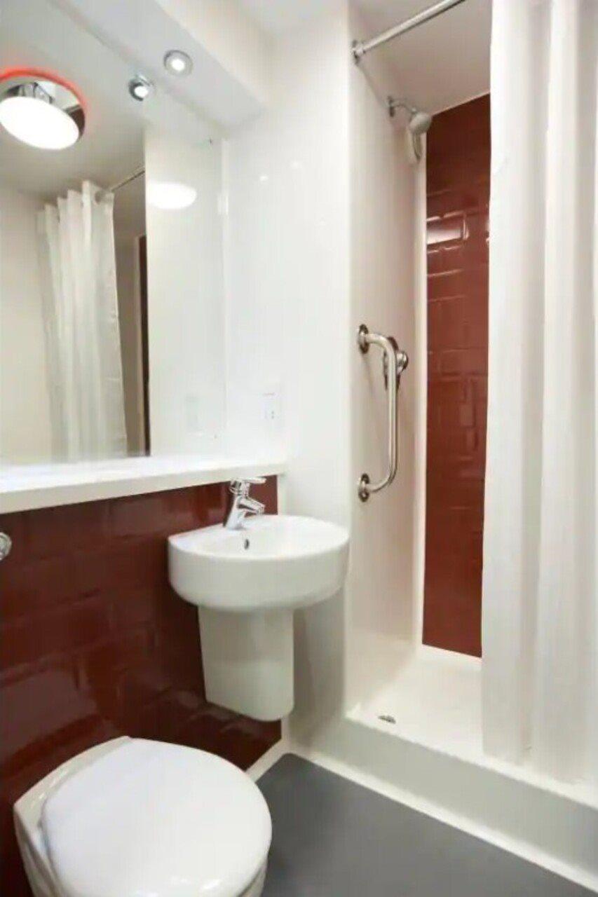 Travelodge Bracknell Central Luaran gambar