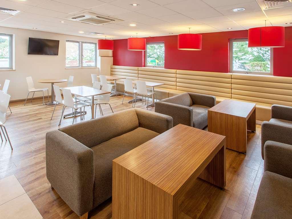 Travelodge Bracknell Central Restoran gambar